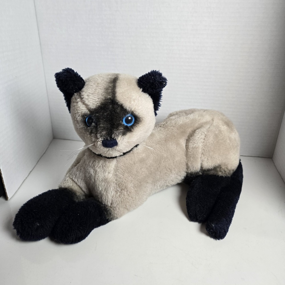 Dakin 1973 Siamese Cat Stuffed Plush Animal Laying Down With Collar Blue Eyes